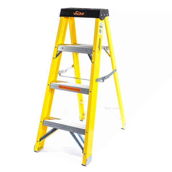 Vaunt V2002000 Fibreglass Step Ladder 4 Tread 1.11m