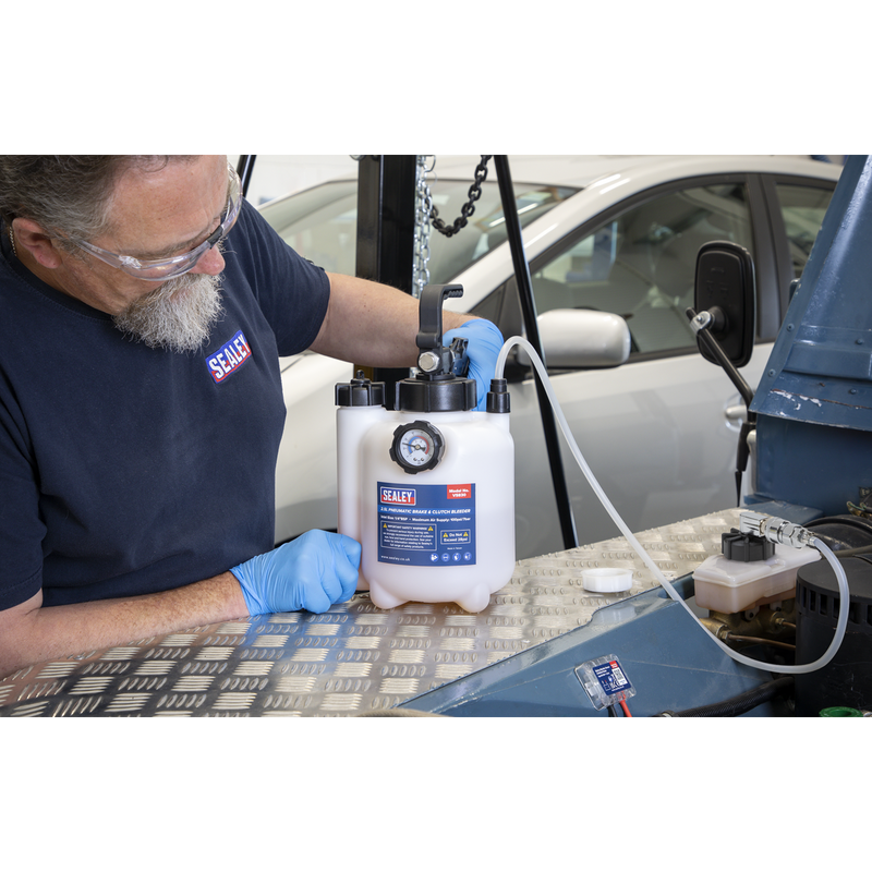 Sealey VS830 Pneumatic Brake & Clutch Bleeder 2.5L