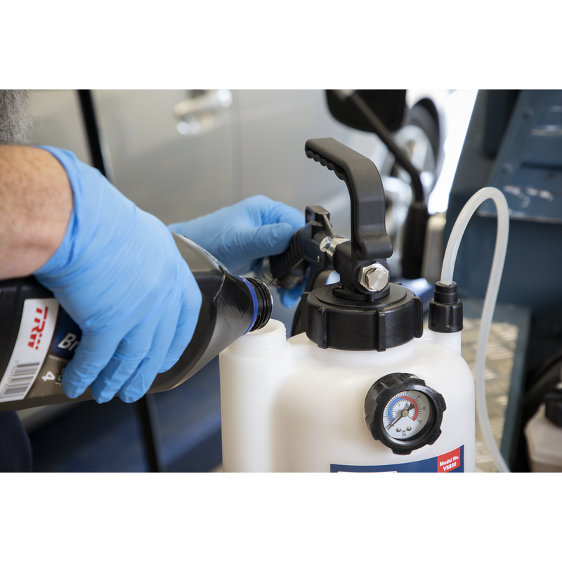 Sealey VS830 Pneumatic Brake & Clutch Bleeder 2.5L