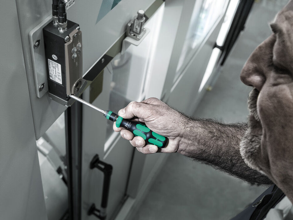 Wera 05051493001 838 RA-R M Bitholding screwdriver with ratchet functionality, 1/4", 1/4" x 123.5 mm