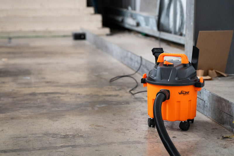 Vaunt E0648000 Essentials Wet & Dry Electric Vacuum Cleaner - 240V