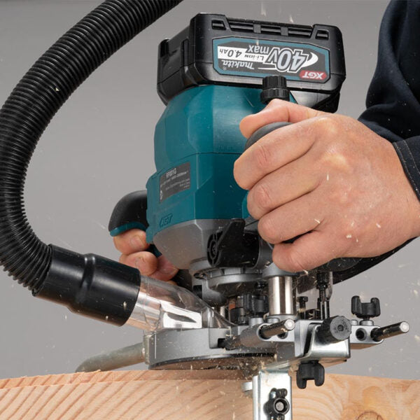 Makita RP001GZ02 40Vmax XGT 12.7mm (½”) Plunge Router, Bare Unit