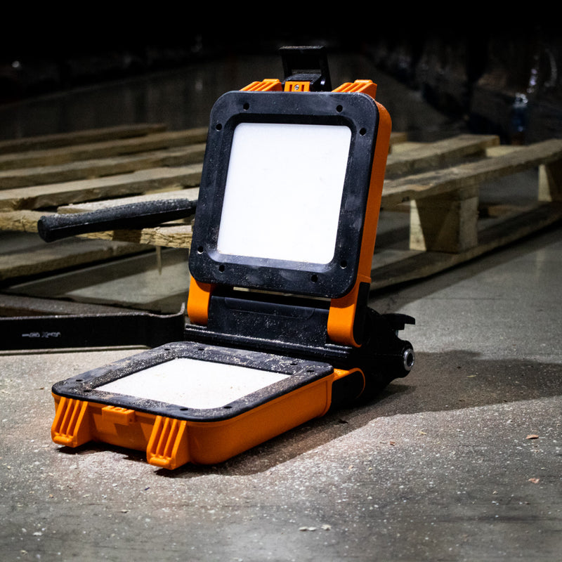 Vaunt V1607010 20W Cordless Adjustable Dual Site Floodlight