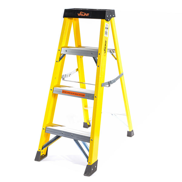 Vaunt V2002000 4 Tread Fibreglass Step Ladder - 1.11m