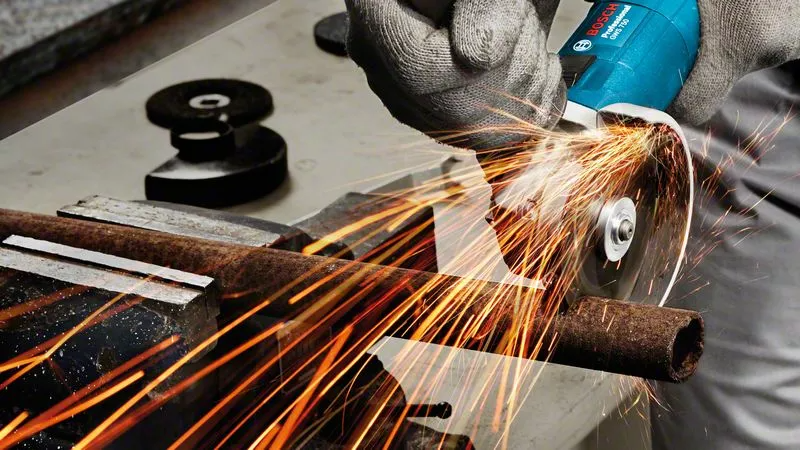 Bosch 0601394070 Professional GWS 750 Corded Angle Grinder 115MM