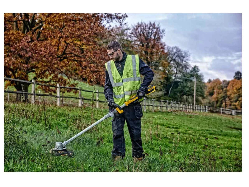 DeWalt DCMST561P1-GB 18V XR Brushless String Trimmer with Folding Shaft - 1 x 5Ah