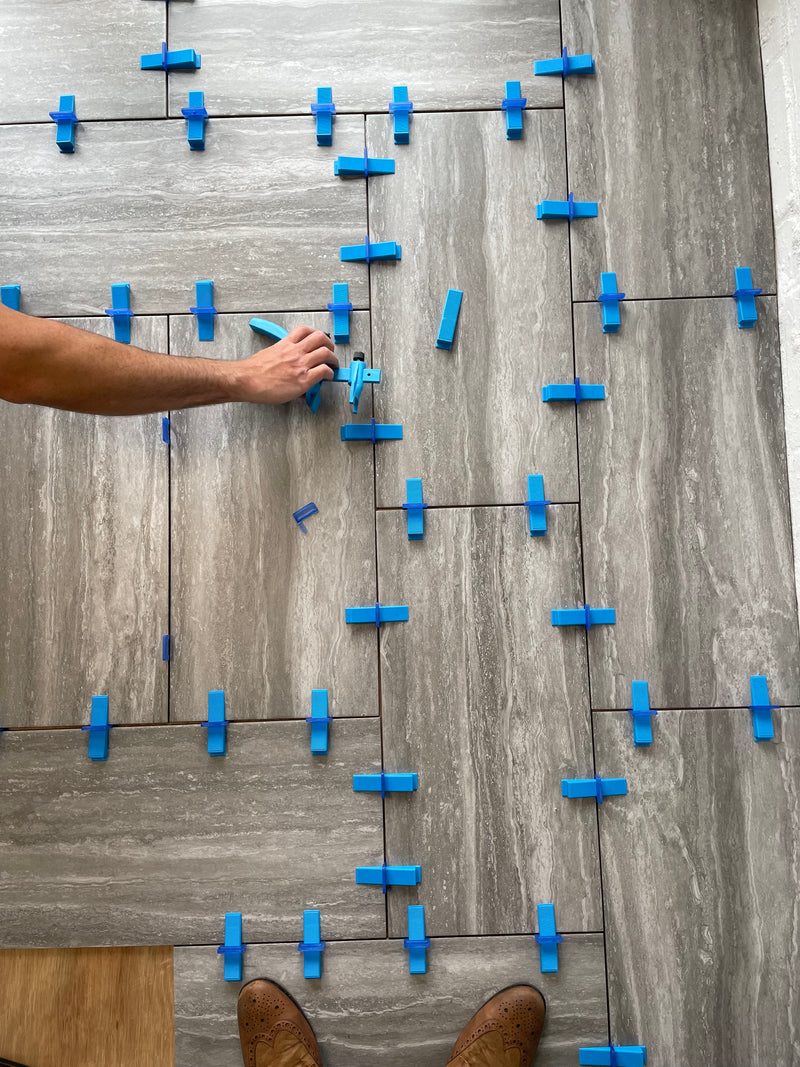 OX Tools OX-P161812 Pro Tile Level System Wedge & Spacer - Set with 100 wedges and 100 2x13mm spacers + Plier