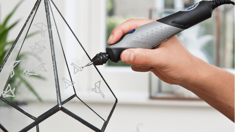 DREMEL F0132050JN Stylo+ Versatile Precision Craft tool (2050-15) + 2615682JA Glass Etching Set (682)