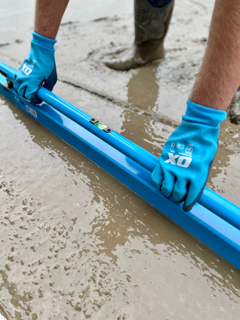 OX Hand Tools P021318 1800mm Concrete Screed with vial