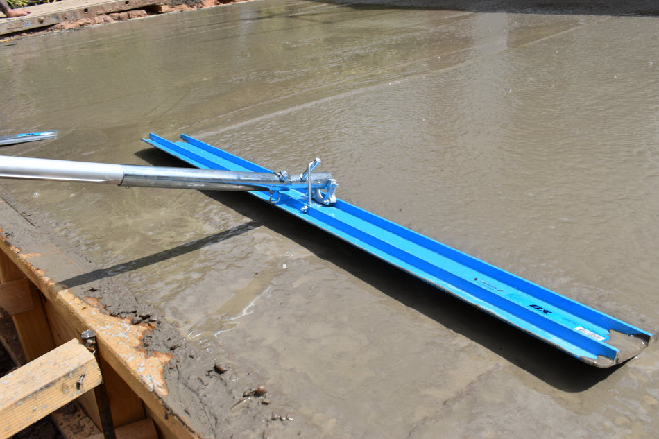 OX P536924 Pro 1200mm Aluminium Bullfloat with 1300 - 2400mm Extendable Handle