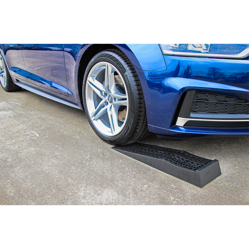 Sealey CAR3000LR Car Ramps Low Entry 1.5tonne Capacity per Ramp 3tonne Capacity per Pair