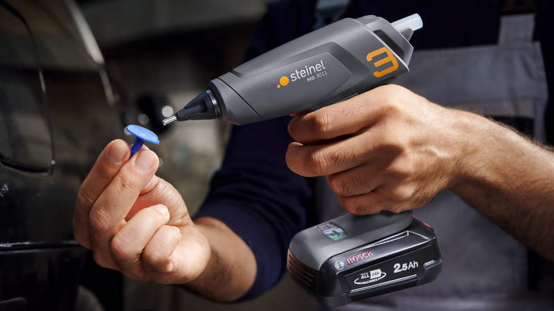 Steinel 069018 MobileGlue 3011 including rechargeable battery and charger