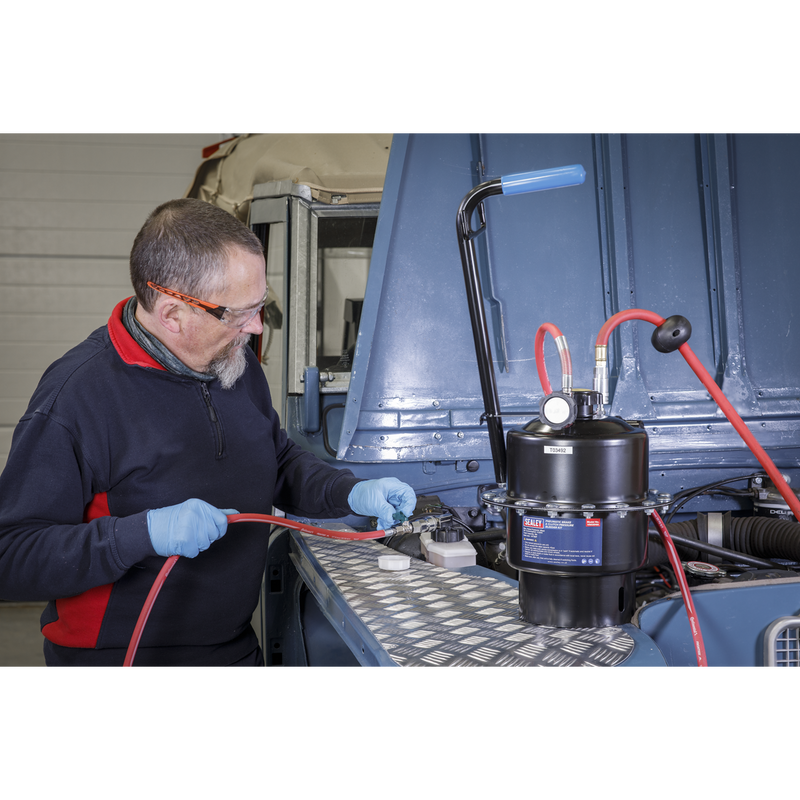 Sealey VS0204A Pneumatic Brake & Clutch Pressure Bleeder Kit